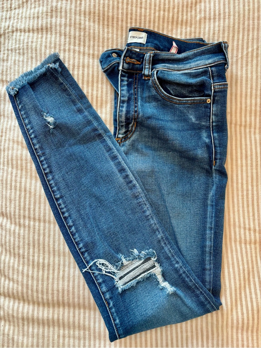 Sneak Peek Women's Medium Blue Distressed Skinny Jeans